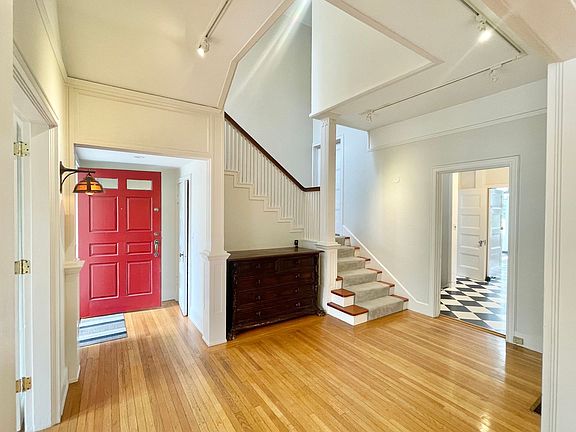 2nd image of 1812 Broadway Unit B