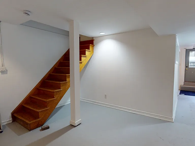 21 Rusholme Park Cres #BASEMENT — Photo 16