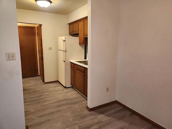 4th image of 1609 Stonebridge Rd