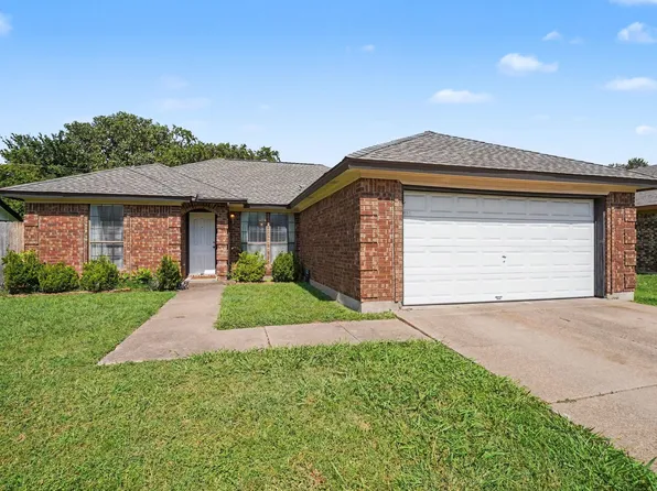 6210 Valley Forge Ct, Arlington, TX 76002