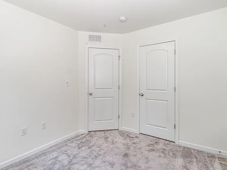 158 High Pointe Dr — Photo 21