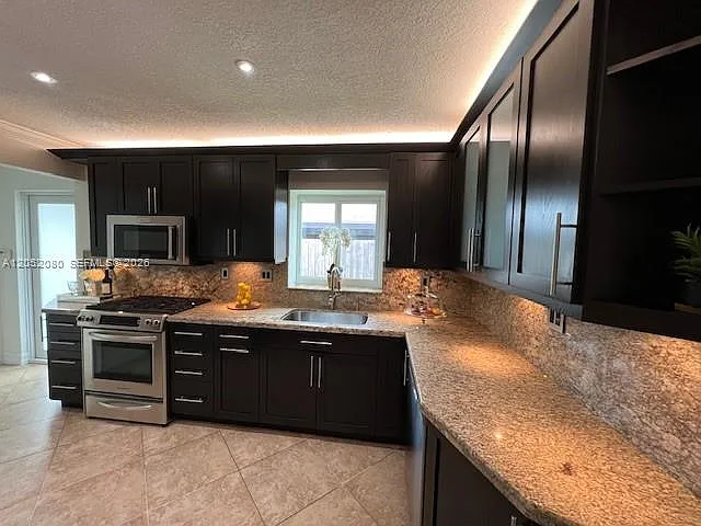 9211 SW 13th St — Photo 28