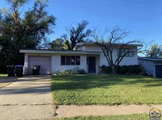 3537 SW Twilight Dr, Topeka, KS 66614