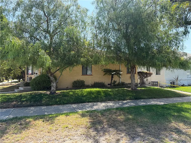 1340 N Buena Vista St #A — Photo 16