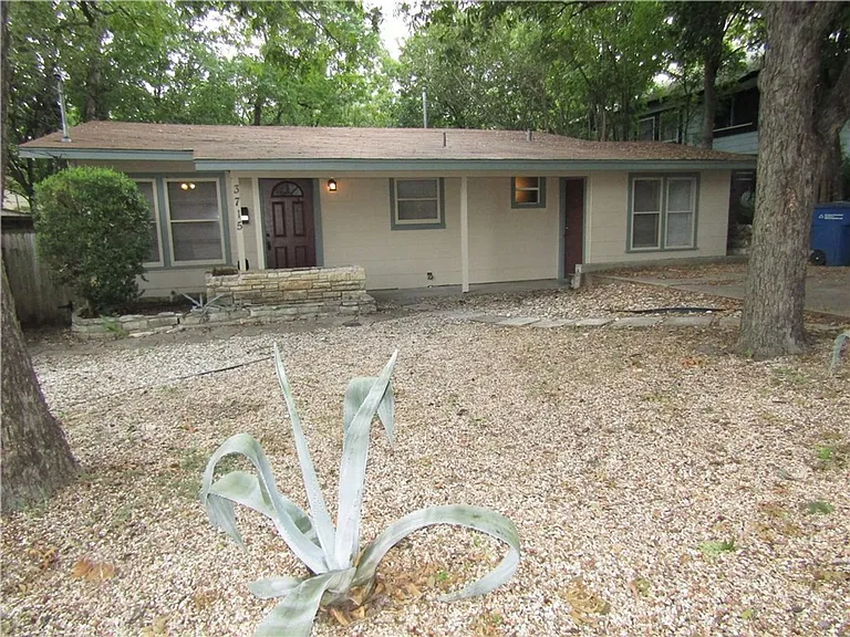 3715 Hollywood Ave — Photo 2