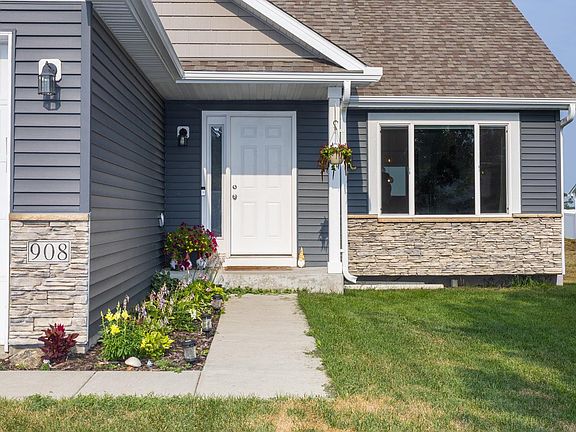 2nd image of 908 Ashford Rd