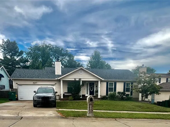 1304 Point Mariner Dr, Fenton, MO 63026