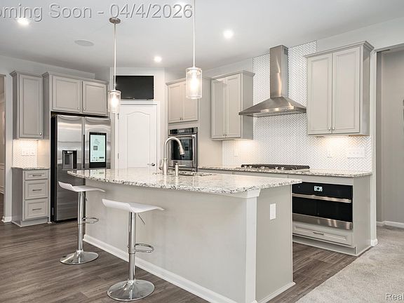 3rd image of 4766 Cranston Rd