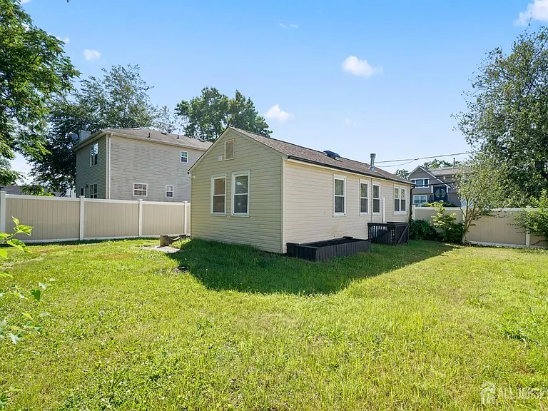250 Brookside Ave — Photo 24