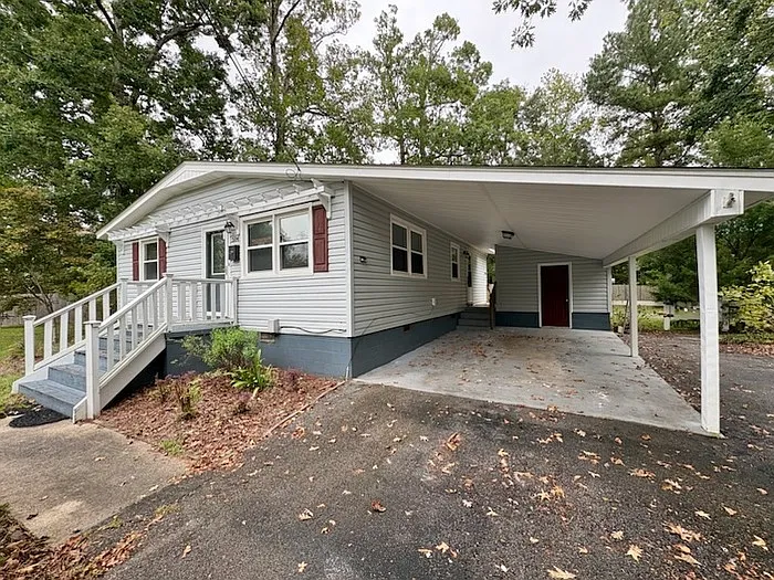 3 bed, 1.5 bath, 1081 sqft, $1,250 — Photo 3