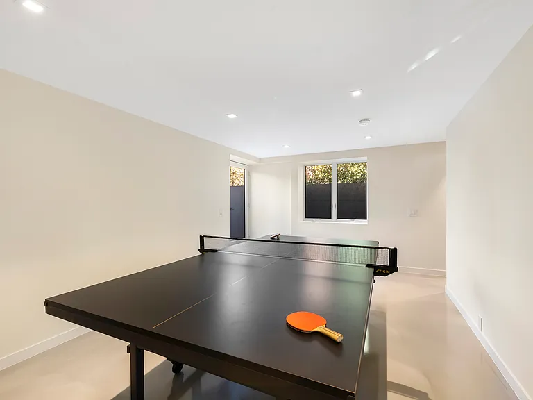 6 W Way — Photo 18
