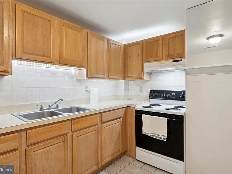 20 S Village Ave #7 — Photo 7