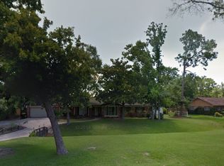 208 Edgewood St, Baytown, TX 77520