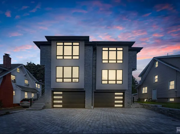 226 Columbus Ave #A, Palisades Park, NJ 07650