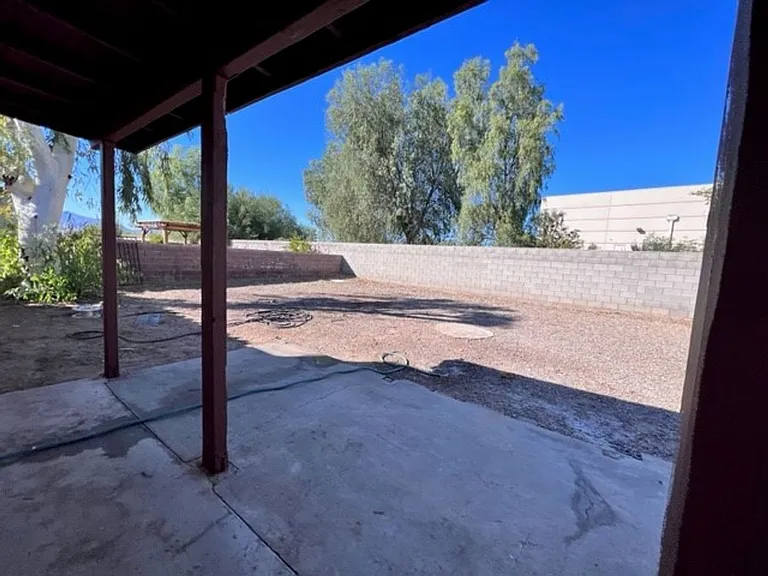 1621 Ash Ave — Photo 22