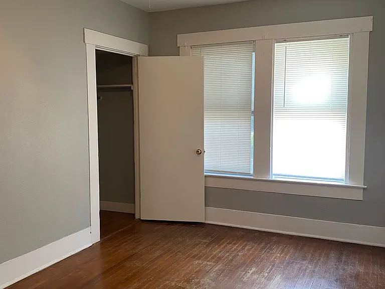 215 Paschal St — Photo 8