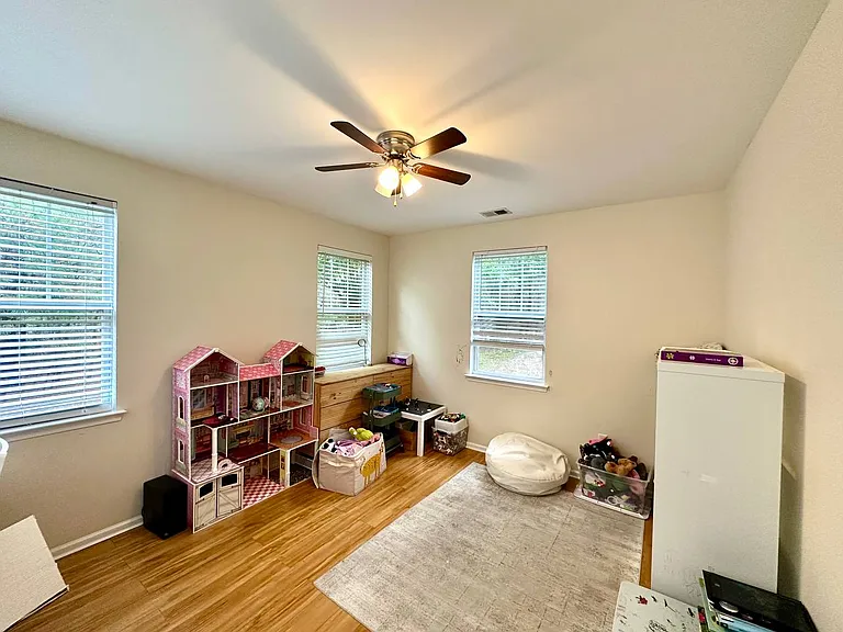 4329 Farringdon Way — Photo 13