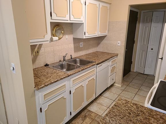 2nd image of 503 Riviera Dr