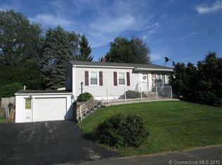 15 Beechwood Dr, Ansonia, CT 06401