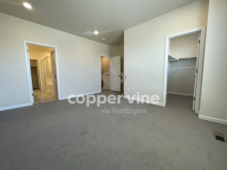 161 Ambrose St — Photo 9