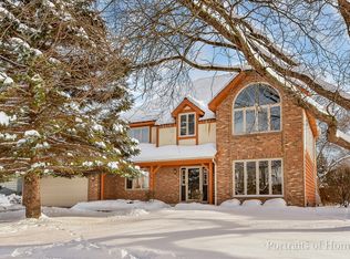 1812 River Ridge Cir, Naperville, IL 60565