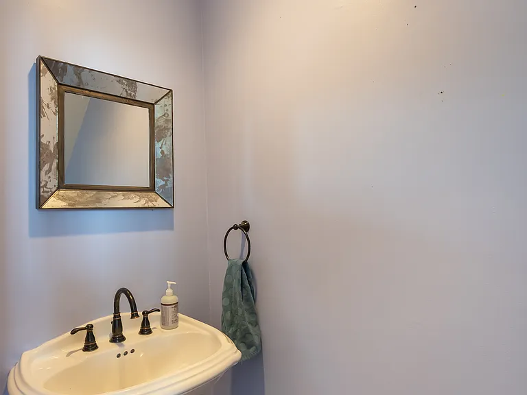 240 Heath St #8 — Photo 11