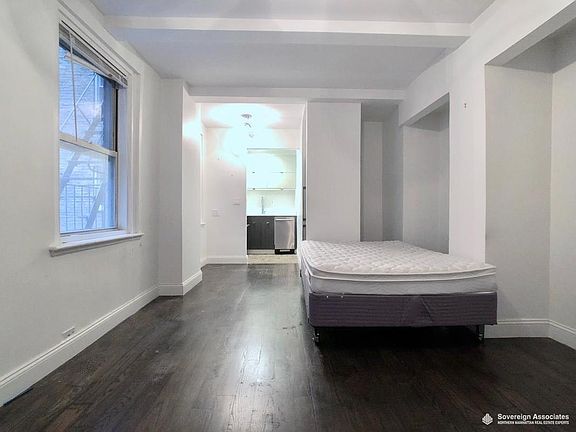 2nd image of 315 E 43rd St #303