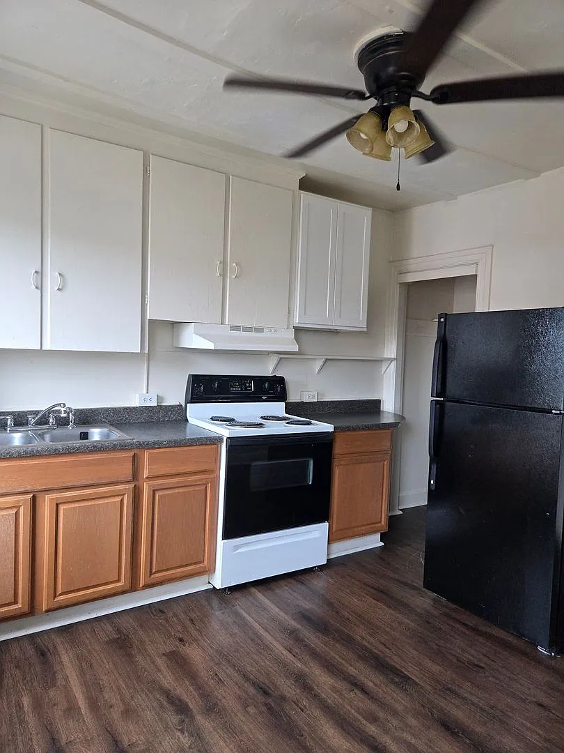 540 W. Market Street — Photo 2
