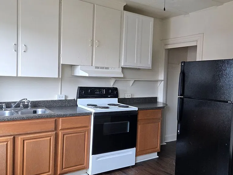 540 W Market St — Photo 2