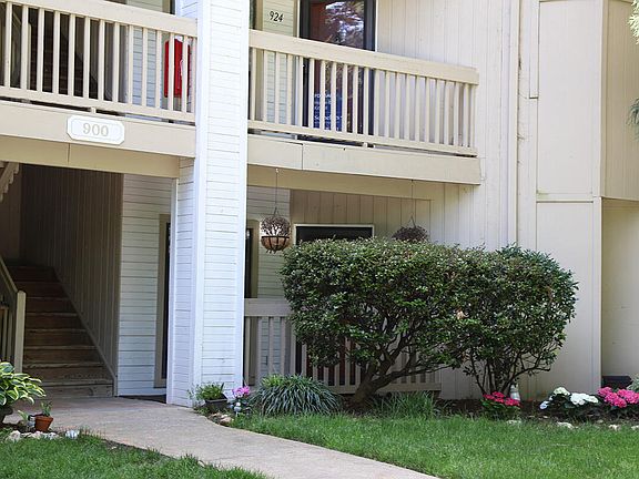 3rd image of 914 New Kent Pl