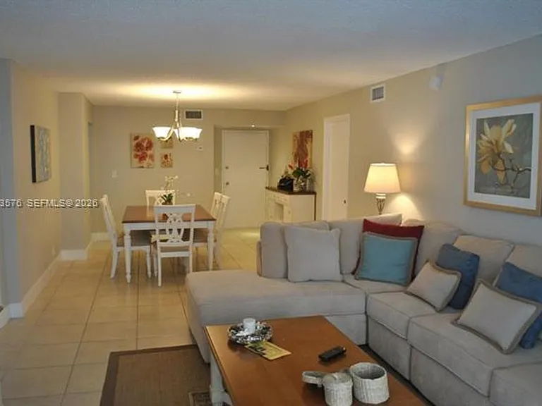6039 Collins Avenue Cu #1006 — Photo 5