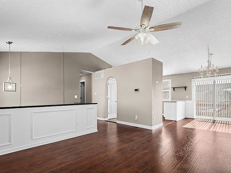 6069 Northbend Dr — Photo 2