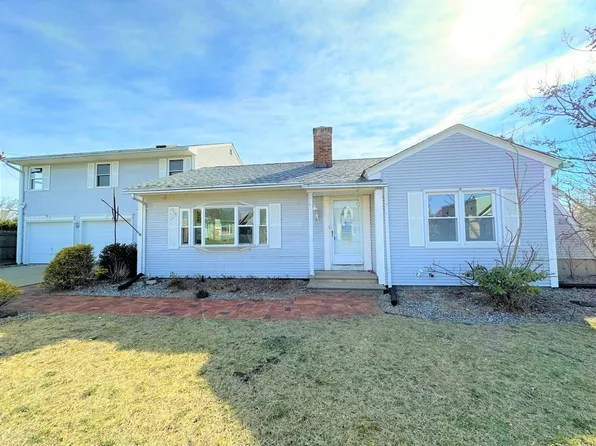 205 Winton St, Springfield, MA 01118