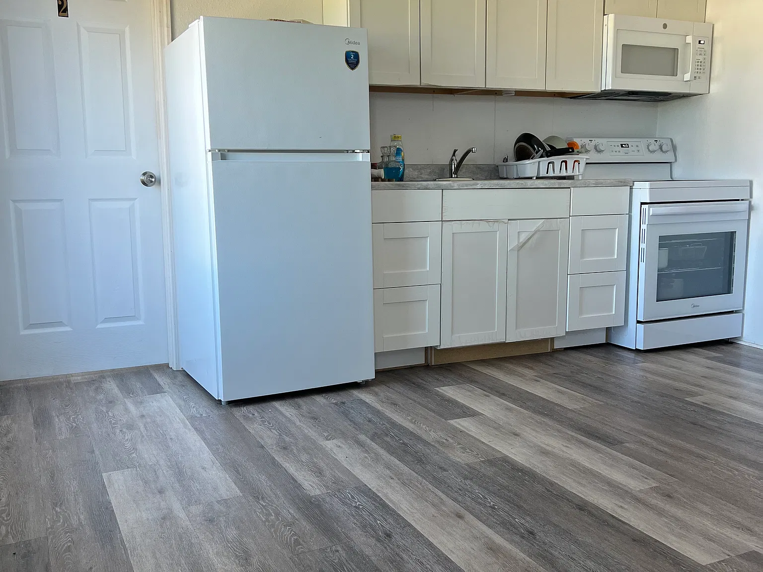 2 bed, 700 sqft, $650 — Photo 3