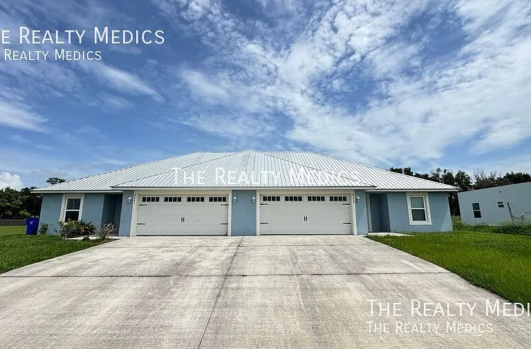 8219 Cozumel Ln — Photo 1