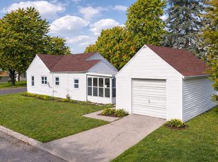 912 W 16th St, Sterling, IL