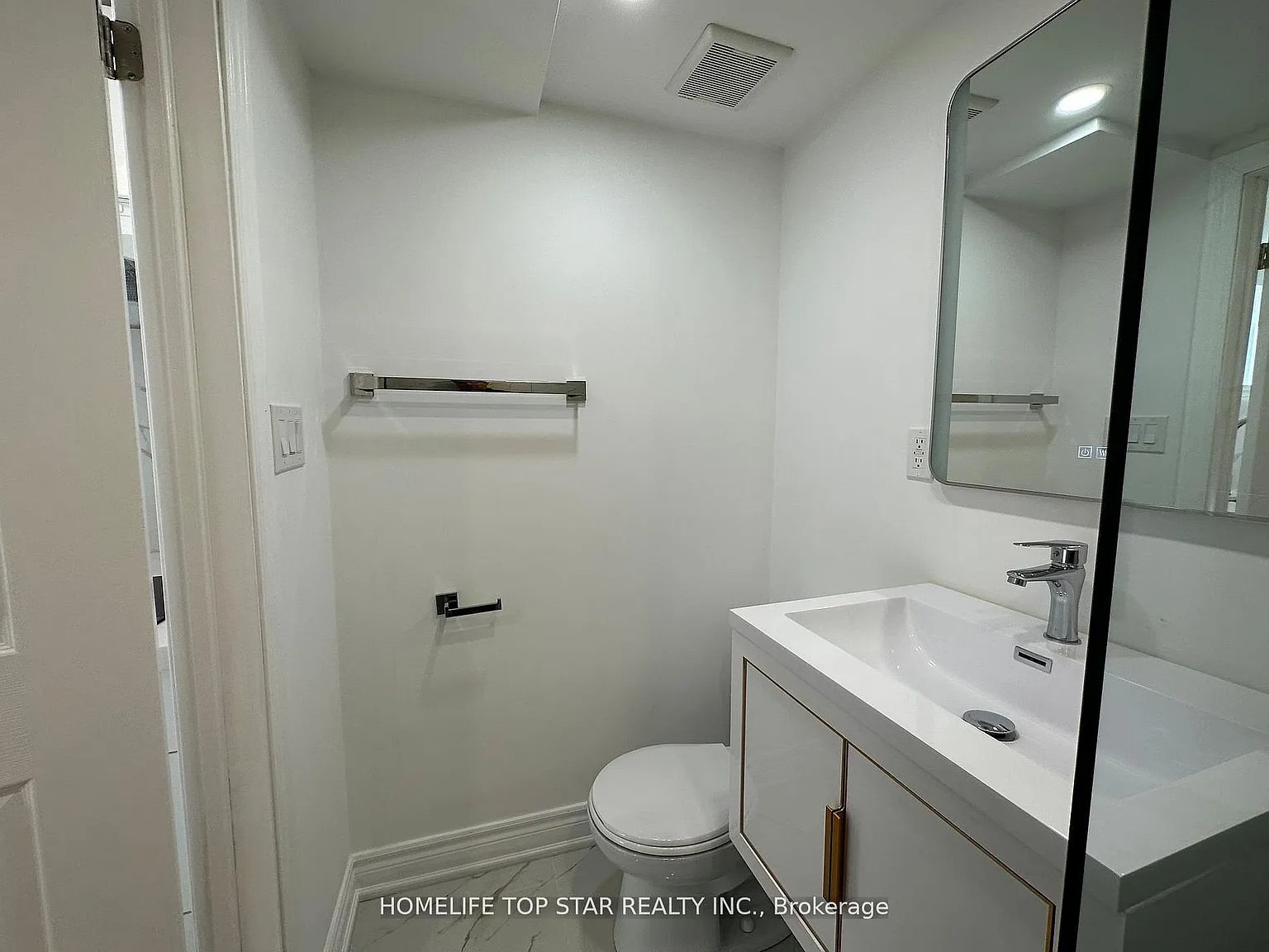 Studio, $1,250 — Photo 1