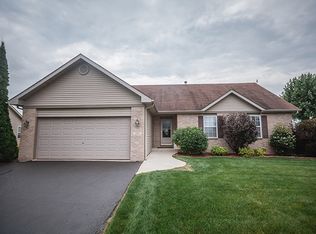 205 Abbey Dr, Poplar Grove, IL 61065