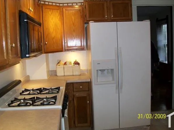 813 10th St #2, Rockford, IL 61104