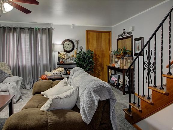 3rd image of 174 Orchard Pl