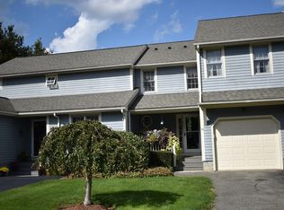 35 Betsy Ross Cir, Sturbridge, MA 01566