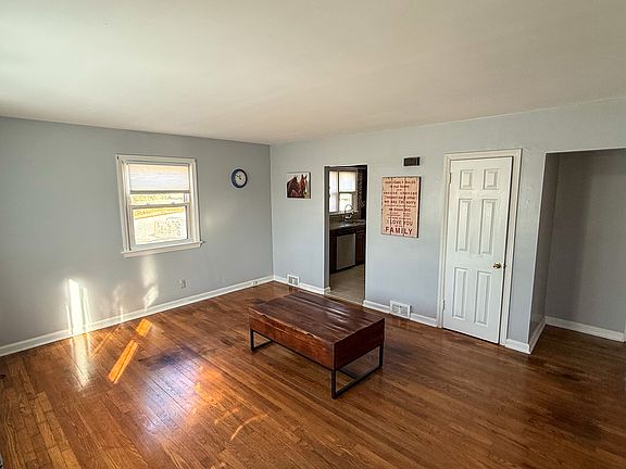 5th image of 711 E Belmar Ave #1