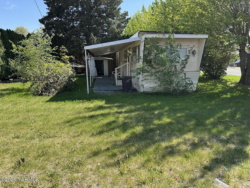 2nd image of 2212 Willow St
