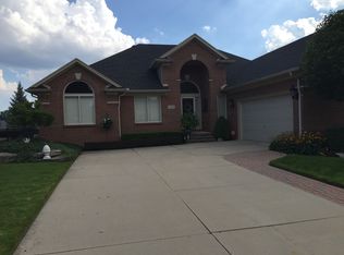 21640 Sabrina Dr, Macomb, MI 48044