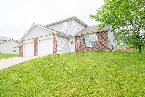 1330 Godas Dr Photo 1