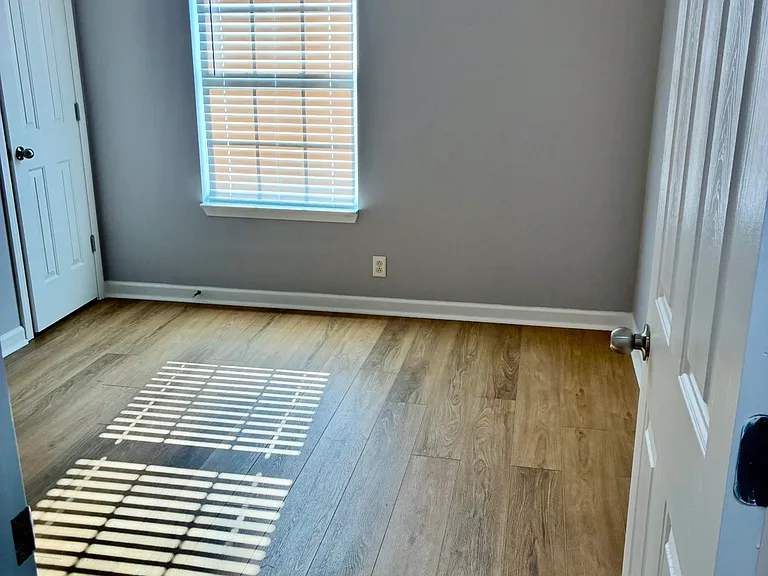 1430 Amal Dr — Photo 9
