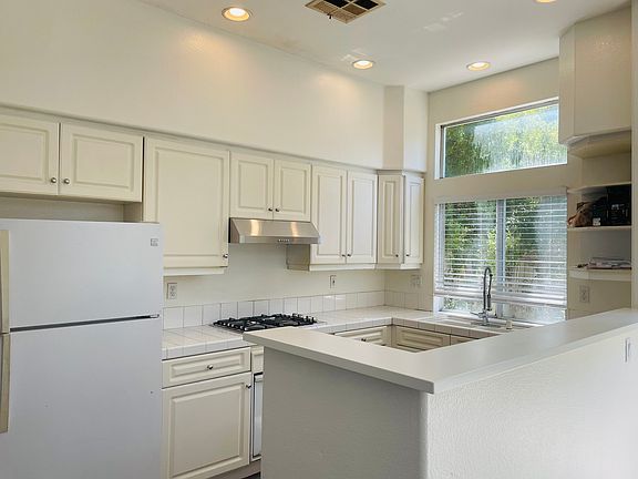 3rd image of 11916 Cypress Canyon Rd Unit 2