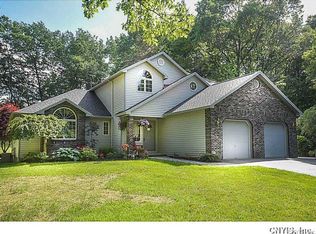 4422 Oak Orchard Rd, Clay, NY 13041