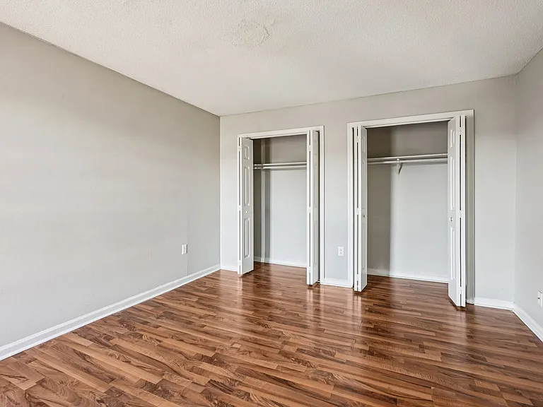 Sharonridge Apartments — Photo 18