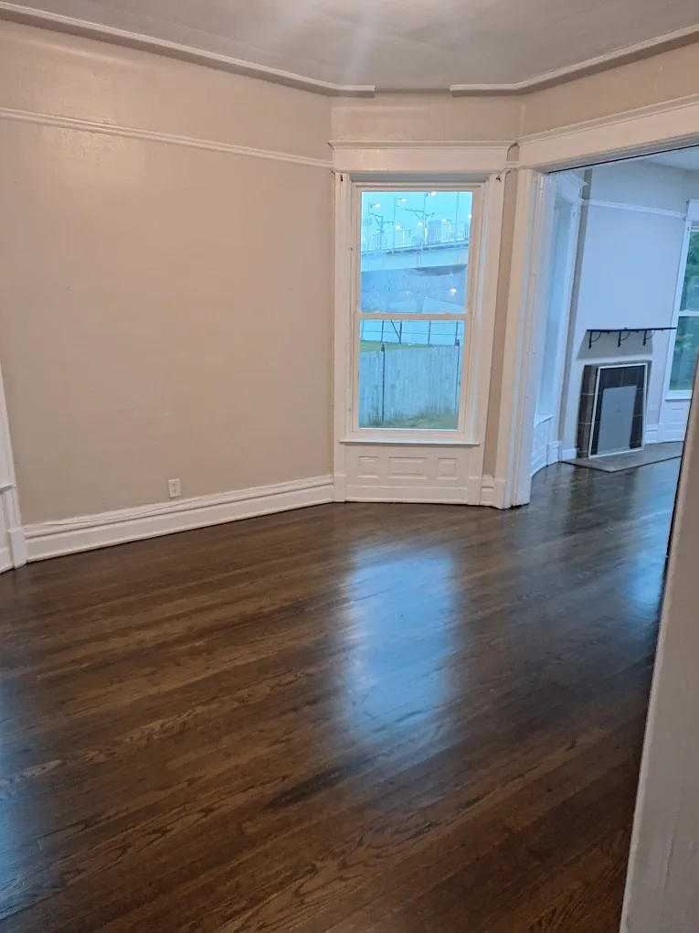 4 bed, $2,200 — Photo 1